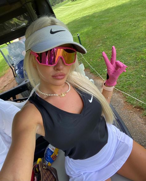 Youth Softball, Cute Golf Outfit, Golf Attire Women, Golf Inspiration, Summer Golf, Womens Golf Fashion, Girls Golf, Club Fits, Cycling Glasses