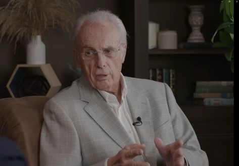 In a comment reminiscent of his “Go home” quip to Beth Moore, John MacArthur told a female YouTuber “to keep her thoughts to herself." John Macarthur Sermons, Itunes Card, John Calvin, Lord Help Me, John Macarthur, Beth Moore, Mac, Quick Saves