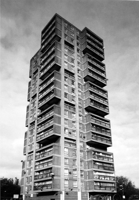 British Tower Blocks - SkyscraperCity - virtually a replica of the one I grew up in (DG) Graphic Essay, Moon Walking, 70s Architecture, British Houses, Brutalism Architecture, Tall Buildings, Tower Block, Lego Architecture, Brutalist Architecture