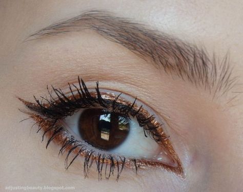 copper eyeliner Copper Eyeliner, Kaushal Beauty, Beach Cruisers, Pretty Makeup Looks, Waterproof Liquid Eyeliner, Beauty Therapy, Brown Eyed Girls, Asian Eyes, Beach Cruiser