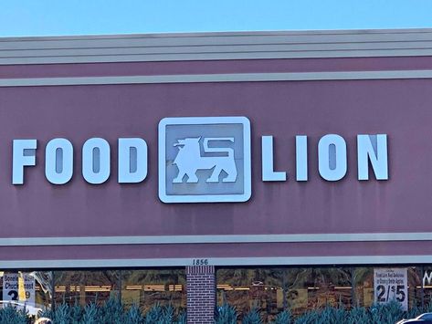 How to Save at Food Lion - Before all of the other stores became bigger, there was Food Lion. Many of you may have a Food Lion near you but forgot all of the amazing savings you can get when you shop at Food Lion. While you may think that Food Lion cannot compete with the bigger brands, they actually can save you money on your grocery bill. #FLEasyToSave #ad @foodlion Grocery Budget, Healthy Family Meals, Grocery Budgeting, Budget Shopping, Food Lion, Grocery Stores, Buying Groceries, Save Money On Groceries, Grocery Shop