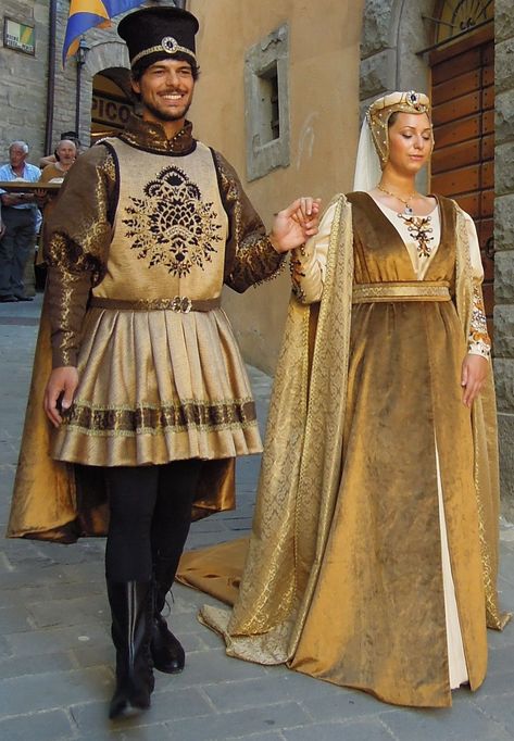 1300s Fashion, Fantasy Costume Design, Once Upon A Mattress, Medieval Costumes, Medieval Party, Medieval Dresses, Historical Clothes, Historical Dress, Medieval Costume