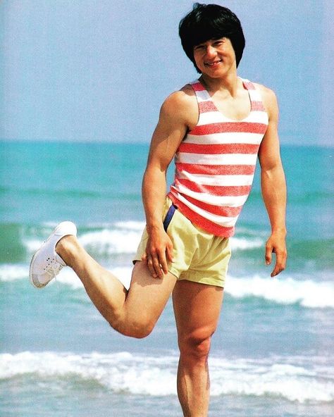 #jackiechan #youngjackiechan #80s Young Jackie Chan, Jet Li, Art Outfit, Beach Tanks, Body Reference Poses, Martial Artists, Jackie Chan, Character Poses, Dope Fashion