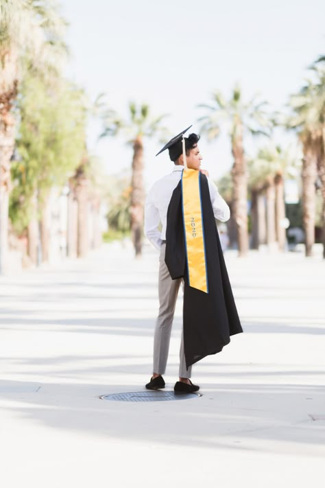 Graduation Photoshoot Men Photo Ideas, Senior Boy Photography Cap And Gown, Grad Pictures For Guys, Senior Photoshoot Guys, Graduation Picture Ideas For Guys Senior Year Photo Shoot, College Senior Picture Ideas For Guys, College Grad Pics For Guys, Grad Pic Poses For Boys, Boy Graduation Picture Ideas