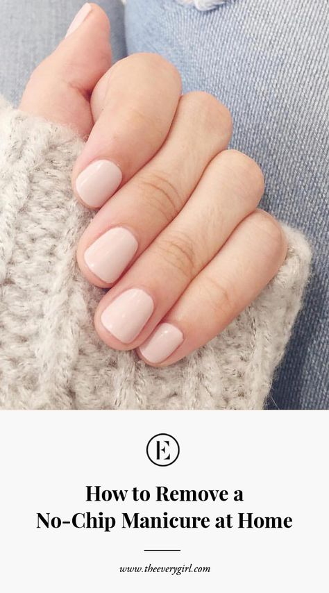 How to Remove a No-Chip Manicure at Home #theeverygirl No Chip Manicure, Chipped Nail Polish, No Chip Nails, Ten Nails, At Home Hair Color, Nail Strengthener, Nail Health, Manicures Designs, Manicure At Home