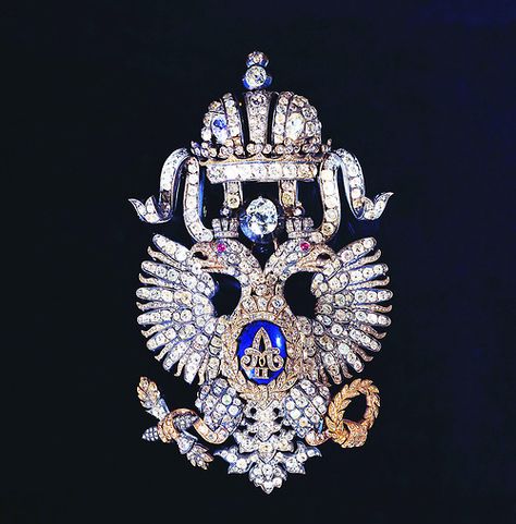 Romanov Jewels, Topkapi Palace, Royal Crown Jewels, Royal Tiaras, Diamond Brooch, Royal Jewels, Royal Jewelry, Crown Jewels, Fabulous Jewelry