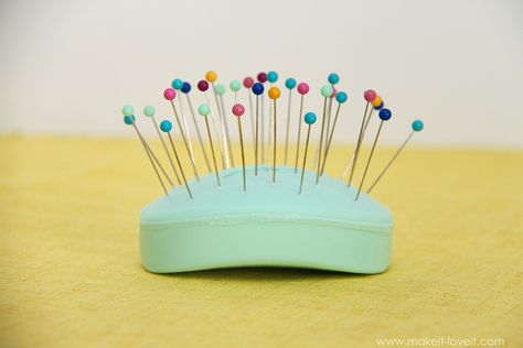 Sewing Tip: no more STUBBORN straight pins. Soap gives the pin the slightest coating & helps it move right through your fabric.  --- Make It and Love It Diy Techniques And Supplies, Nail Polish Hacks, Sewing Tricks, Sewing Equipment, Diy Techniques, Sewing 101, Straight Pins, Clear Nail Polish, Sewing Rooms