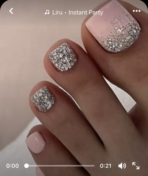 Silver Toenails Glitter, Sparkly Pedicure Ideas, Silver Pedicure, Sparkly Pedicure, Gel Pedicure, Pedicure Ideas, I Feel Pretty, Nail Inspiration, Beauty Ideas