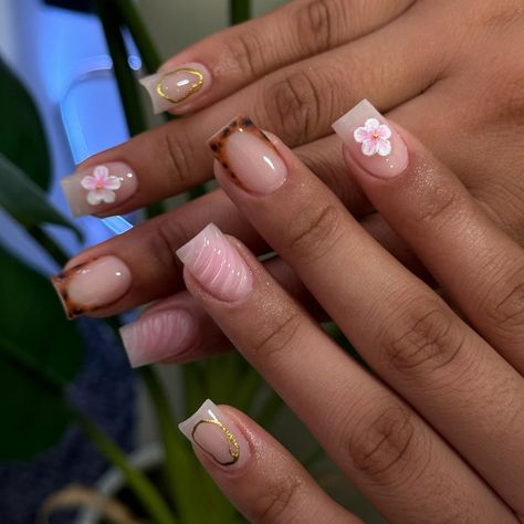 🐆🌸💫🤍 Short Acrylic Nail Styles, Short Nail Styles Simple, Nail Inspo Builder Gel, Back To School Nails Black People, Fail Nails 2024, Cute Gel X Nail Designs, Short Acrylic Nails With Design, Short Manicure Designs, Nail Inspo Gel Short