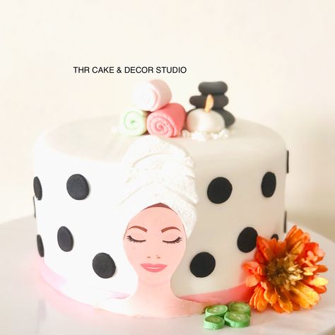 Facial Cake Design, Skincare Cake Design, Skin Care Cake Design, Esthetician Cake Ideas, Esthetician Cake, Spa Cake Ideas, Esthetician Party, Spa Theme Cake, Spa Birthday Cake