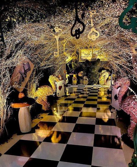 Wonderland Party Theme, Wonderland Sweet 16, Alice In Wonderland Garden, Homecoming Themes, Wonderland Party Decorations, Alice In Wonderland Decorations, Dark Alice In Wonderland, Wonderland Events, Alice In Wonderland Tea Party Birthday