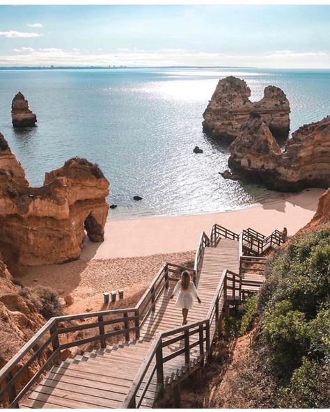 Lagos Portugal, Landscape Rock, Rock Beach, Amazing Places On Earth, Destination Voyage, Beaches In The World, Portugal Travel, Travel Europe, Elba