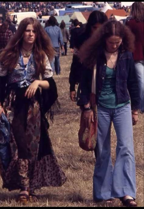 Janis Joplin Outfit, Hippie Outfits Women, 1960s Hippie Fashion, Woodstock Outfit, Woodstock Fashion, Classic Rock Fashion, 60s Fashion Hippie, Hippy Aesthetic, Woodstock Wedding