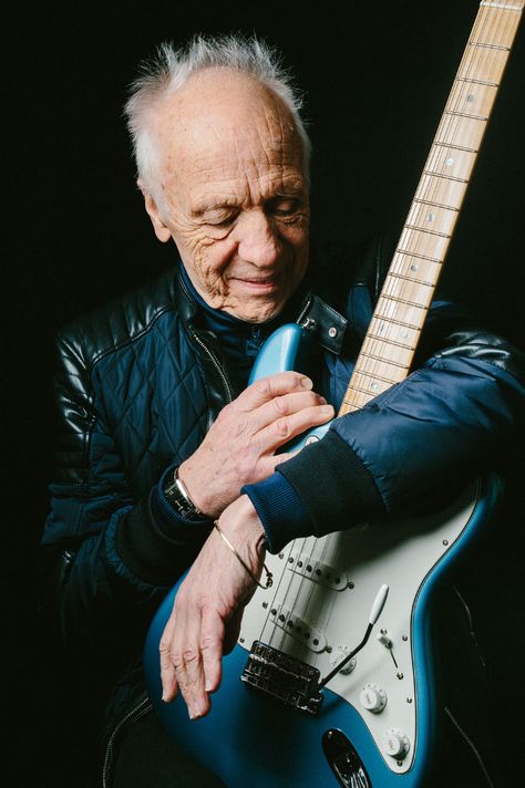 Biography – Robin Trower Robin Trower, Tamla Motown, Guitar Playing, Rock Guitar, Music Sing, Southern Rock, United State, Artist Interview, Guitar Hero