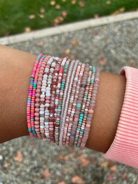 ♥ See Bead Bracelets, Wrap Bracelets Beaded, Bracelet From Beads, Popular Bracelets 2023, Beaded Bracelet Color Combos, Trendy Bracelets 2023, Trending Bracelets 2023, Lots Of Bracelets On Wrist, Friendship Bracelet Patterns With Beads