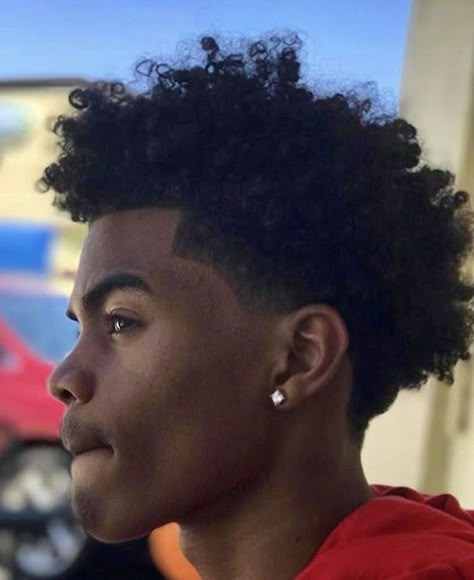 Taper Fade Curly Hair, Black Boys Haircuts, Afro Hairstyles Men, Trendy We Fryzurach, Black Hair Cuts, Curly Hair Fade, Men Haircut Curly Hair, Black Men Haircuts, Tapered Haircut