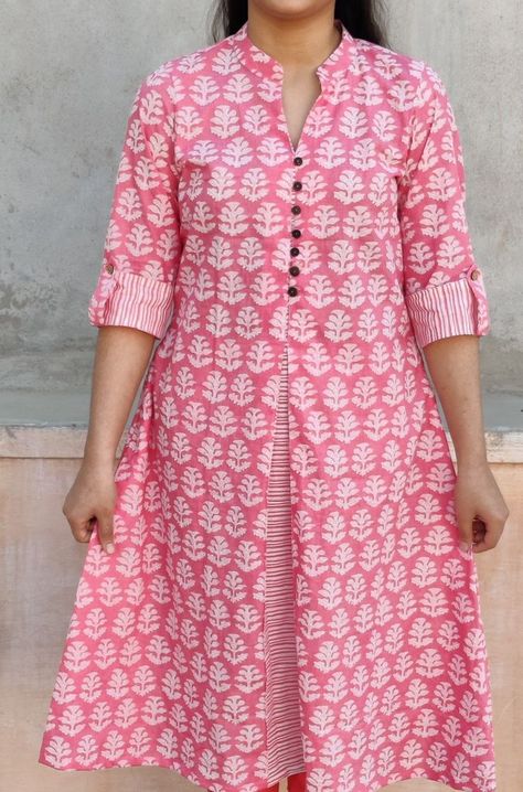 Floral Kurti Designs Latest Cotton, Kutis Design Latest Fashion, Coller Neck Pattern Kurti, Flared Kurti Designs, Coller Neck Kurtis, Printed Kurta Designs Women, New Kurti Pattern, Kurthi Necks Latest Design, Kurti Designs Cotton