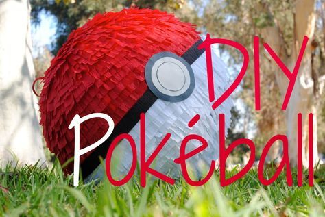 Pokeball Pinata, Pokemon Pinata, Halloween Pinata, Pokemon Diy, Pixel Art Pokemon, Piñata Ideas, Pokemon Craft, Diy Pinata, Pokemon Birthday Party