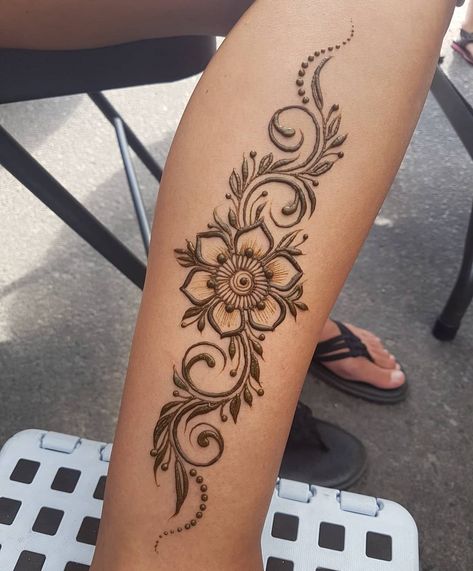 Henna Tattoos On Back, Henna Wrist Tattoo Designs, Henna For Leg, Henna Designs On Leg, Henna Designs For Leg, Henna Design Leg, Henna Designs Forearm, Henna Leg Designs, Henna On Arm