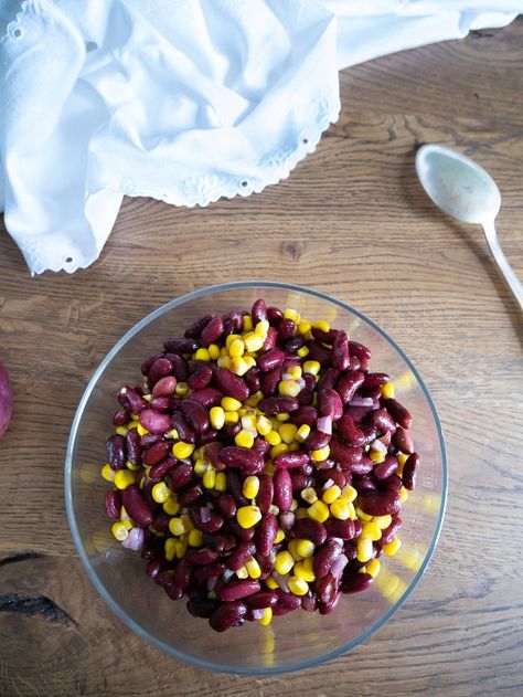 Quick and Satiating Kidney Beans and Corn Salad With Red Onion Red Bean Salad, Salad With Red Onion, Bean And Corn Salad, Kidney Bean Salad, Great Salad Recipes, Red Onion Recipes, Beans And Corn, People Are Crazy, Corn Salad Recipes