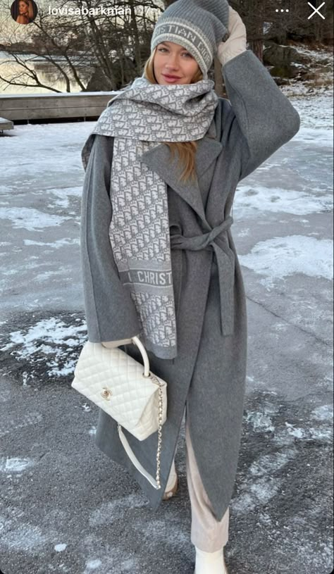 Lv Scarf Outfit Winter, Dior Winter Outfit, White Chanel Bag Outfit, Dior Scarf Outfit, Grey Scarf Outfit, Lv Scarf Outfit, Gucci Scarf Outfit, Gray Scarf Outfit, Grey Coat Outfit Winter