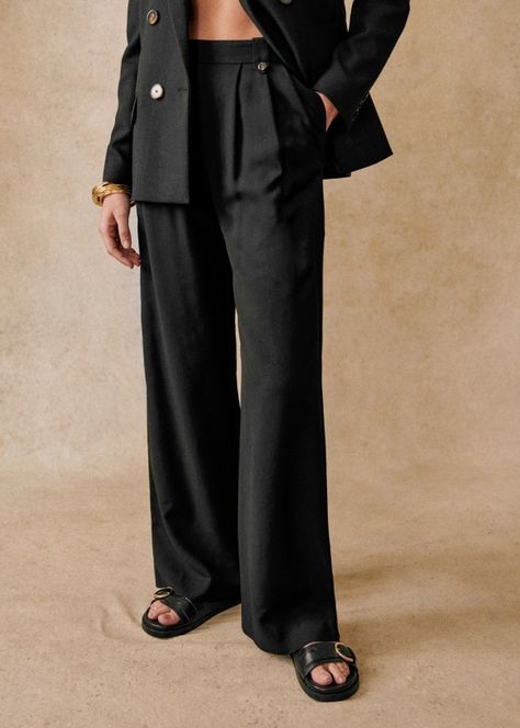 Loulou Trousers - Coffee - Acetate - Sézane Stem Style, Wide Leg Pants Outfit, Winter 23, What Should I Wear, Fall Capsule Wardrobe, Classic Wardrobe, Black Trousers, 2024 Vision, Pink Beige