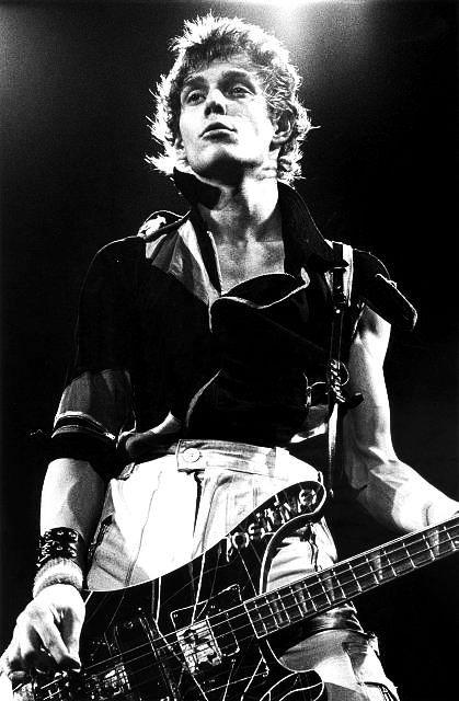 Alien Emoji, Combat Rock, Bass Guitar Quotes, Paul Simonon, Mick Jones, Punk Boy, Joe Strummer, Julian Casablancas, Music Pics