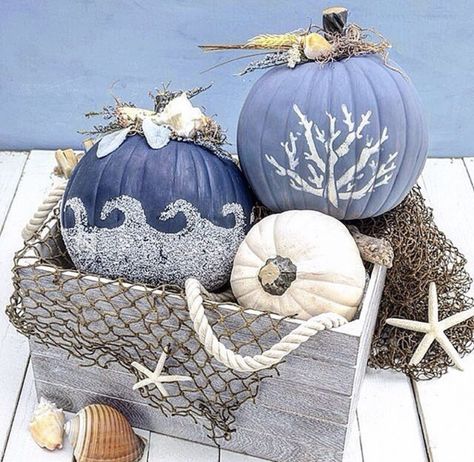 Coastal Thanksgiving Decor, Coastal Fall Decor Ideas, Coastal Fall Decor, Minimalist Shelves Decor, Pumkin Decoration, Decoupage Pumpkins, Creative Pumpkin Painting, Night Decor, Coastal Fall