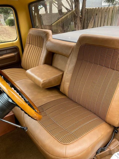 Vintage Truck Interior, Western Truck Interior, Vintage Car Interior, Fall Guy Truck, Ford 79, Truck Interior Accessories, Ford F150 Custom, Aesthetic Car Accessories, Car Interior Upholstery