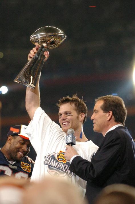 Tom Brady Superbowl, Tom Brady Photos, Tom Brady Goat, Tom Brady Patriots, Happy Birthday Tom, 38th Birthday, Football Is Life, Tom Brady, Nfl Players