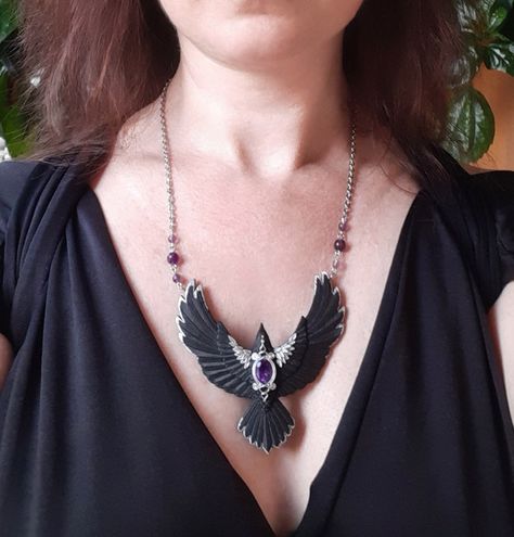 Crow Themed Outfit, Ophelia Costume, Crow Jewelry, Wattpad Ideas, Crow Necklace, Raven Jewelry, Raven Necklace, Gothic Pendant, Black Raven