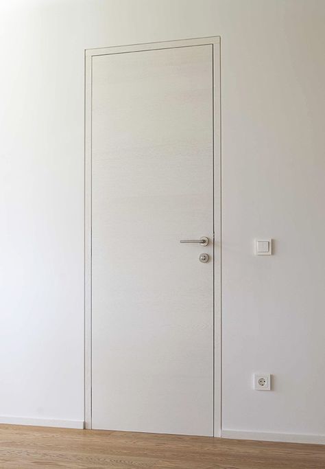 White Doors Interior, Door Casing Ideas, Modern Interior Doors, White Interior Doors, Contemporary Interior Doors, White Internal Doors, Invisible Doors, Interior Door Trim, Baseboard Molding