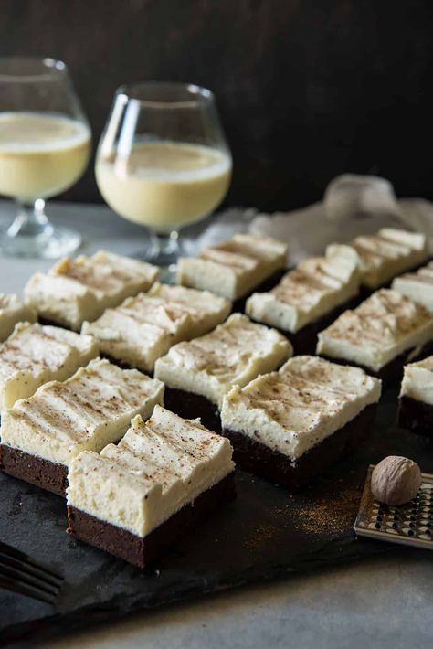 Eggnog Brownies Desserts With Eggnog, Egg Nog Brownie, Eggnog Brownie Recipes, Homade Cake, Egg Nog Desserts Recipes, Eggnog Brownies, Egg Nog Cheesecake Bars, Gingerbread Bars With Eggnog Frosting, Gingerbread Brownies With Eggnog Icing