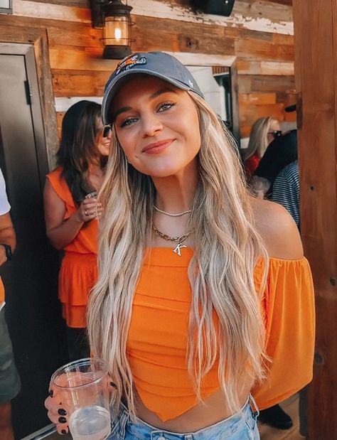 Kelsey Ballerini Style, Kelsey Ballerini Hair, Kelsea Ballerini Style, Kelsea Ballerini Aesthetic, Kelsey Ballerini, Tennessee Fall, Chase Stokes, Kelsea Ballerini, Women In Music