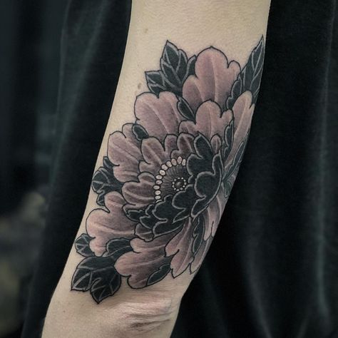 Another one from this past weekend @slctattoo_convention. peony for Claire. Thanks again for coming by the booth and  a thank you for… Soft Flower Tattoo, Bee And Flower Tattoo, Peonies Tattoo, Bee Tattoo, Dot Work Tattoo, Armband Tattoo, Tattoo Photo, Body Tattoos, Angel Tattoo Men