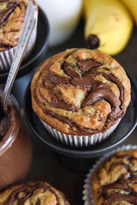 Quick Banana Muffins, Banana Crunch Muffins, Muffins Chocolate Chip, Banana Swirl, Muffin Nutella, Thanksgiving Desserts Pie, Banana Nutella Muffins, Swirl Muffins, Moist Banana Muffins