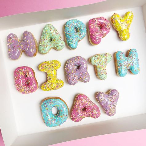 Happy Birthday Doughnut, Letter Donuts Birthday, Dount Cake Birthday, Happy Birthday Donuts Ideas, Happy Birthday Donuts Letters, Birthday Donuts Ideas, Kids Birthday Breakfast, Donut Letters, Birthday Doughnut