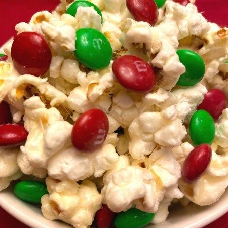 Marshmallow Popcorn Christmas, Marshmellow Christmas Snack, Popcorn Candy Mixture, Popcorn With M&m, Popcorn And M&ms, M&m Popcorn, Recipes Using M&ms, Xmas Popcorn, Classroom Cookbook