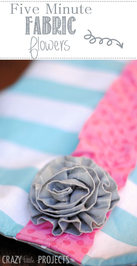 Fabric Flowers To Make, Making Fabric Flowers Diy Tutorial, Fabric Flowers Diy No Sew, No Sew Felt Crafts, How To Make Fabric Flowers, No Sew Fabric Flowers, Fabric Flowers Diy Easy, Fabric Flowers Tutorial, Make Fabric Flowers