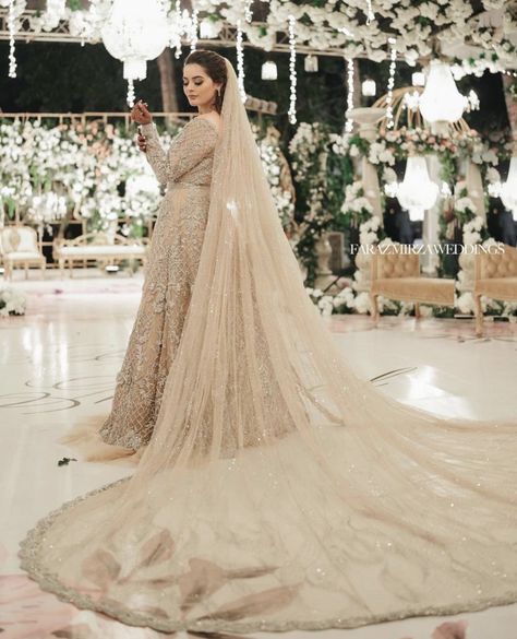 Minal Khan Wedding Dress, Minal Khan Bridal Shoot, Minal Khan Valima Look, Minal Khan Walima Look, Minal Khan Reception Look, Minal Khan Walima Dress, Waleema Bridal Dresses, Minal Khan Wedding Pics, Minal Khan Dresses