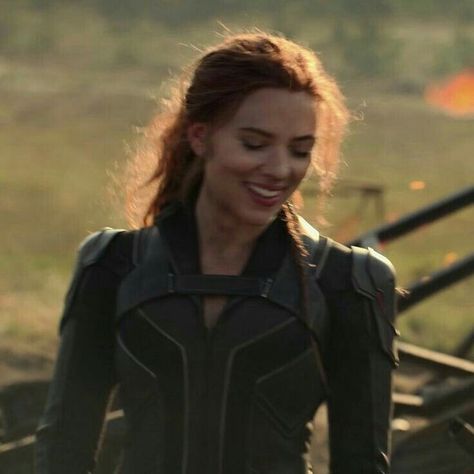 Natasha Romanoff Smiling, Marvel Pfp Aesthetic, Black Widow Pfp, Natasha Romanoff Pfp, Nat Romanoff, Marvel Pfp, Black Widow Aesthetic, Наташа Romanoff, F Men