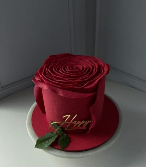 Vintage Birthday Cakes, Decorate A Cake, Elegant Birthday Cakes, Custom Birthday Cakes, Simple Cake Designs, Mini Cakes Birthday, Creative Birthday Cakes, Valentine Cake, Rose Cake