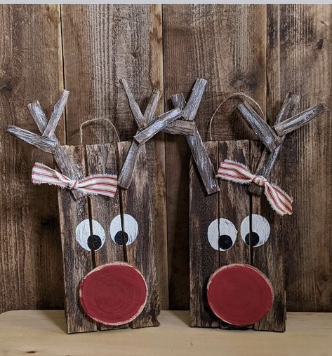 2 X 4 Wood Reindeer, Pallet Reindeer Diy, Wooden Raindeer Crafts Diy, Reindeer Wood Crafts Build-a-cross, Log Wood Projects, Wooden Deer Christmas Diy Wood, Wood Plank Reindeer, Christmas Craft Show, Reindeer Craft