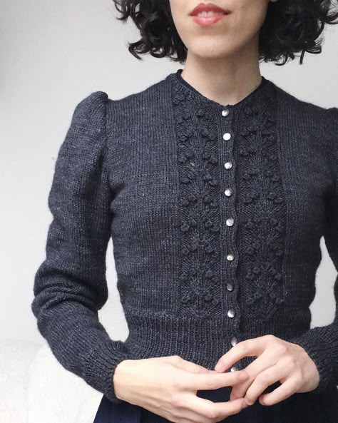 Knitting Cardigan Women, Knit Raglan Cardigan, Dark Academia Knitting Pattern, Knit Pattern Cardigan, Vintage Sweater Pattern, Cardigan Knitting Patterns, Vintage Knit Cardigan, Raglan Cardigan, Crochet Cardigan Free