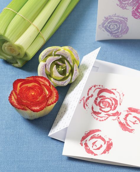 Get into the spring season and craft up personalized cards for your next soirée using just a bit of ink and cut vegetables! Tea Dyed Fabric, Spring Refresh, Vegetable Prints, Personalized Cards, Food Stamps, White Bed, Fabric Stamping, Diy Stamp, 수채화 그림