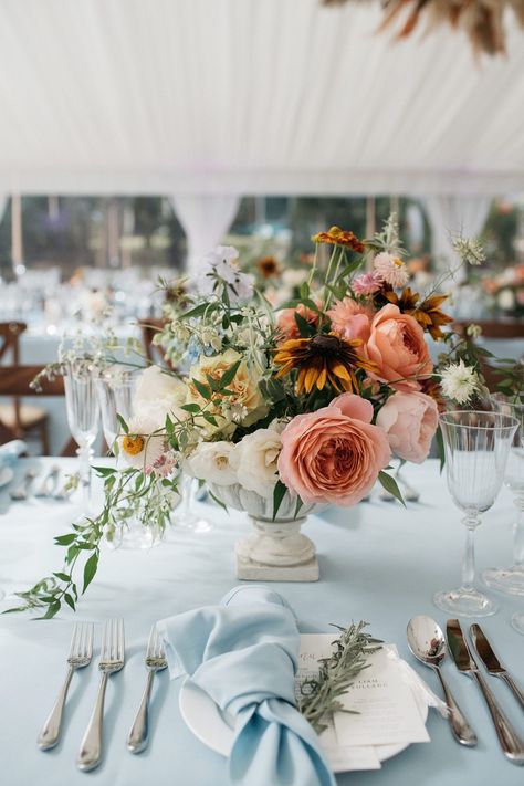 English Countryside Wedding Decor, Colonial Wedding, Compote Centerpiece, English Countryside Wedding, Oxford Wedding, Summer Wedding Ideas, Reception Bride, Martha Weddings, English Garden Wedding