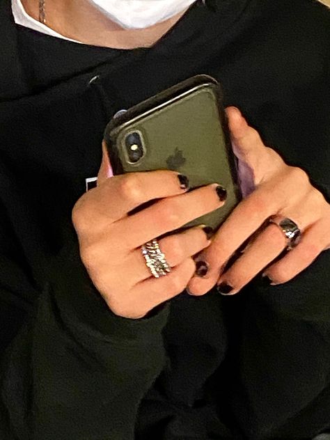 Guys With Rings Aesthetic, Guys With Black Nails, Rings On Guys Aesthetic, Guys With Black Nail Polish, Men With Painted Nails, Y2k Rings Aesthetic Men, Wattpad Character, Nails And Rings, Alternative Boy