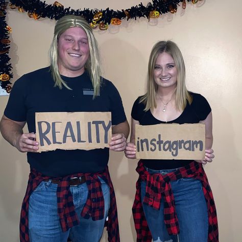 Funny and easy DIY Halloween costume for couples Last Minute Halloween Costumes Couples, Beer Halloween Costumes, Easy Diy Couples Costumes, Halloween Costume For Couples, Last Minute Couples Costumes, Costume For Couples, Costume Carnevale, Halloween Couples Costume, Holloween Costumes