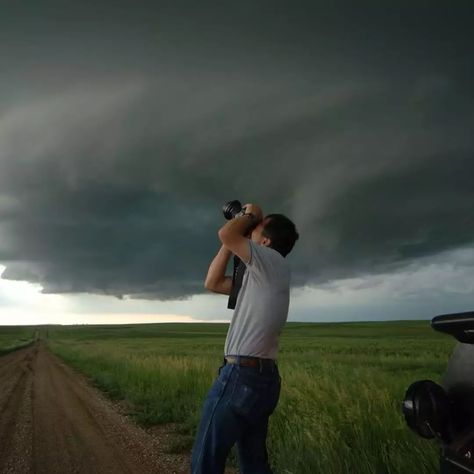 Storm Chaser Tim Camaras Photography by Carsten Peter Storm Chasing, Meteorology, Prayer Board, Growing Up, Feelings, Photography