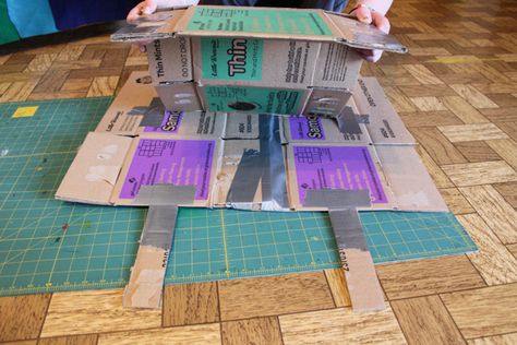 How to Make a Display Board from Girl Scout Cookie Cases Cookie Booth, Girl Scout Cookies Booth, Girl Scout Cookie Sales, Gs Cookies, Brownie Girl, Cookie Boxes, Display Boards, Green World, Girl Scout Ideas